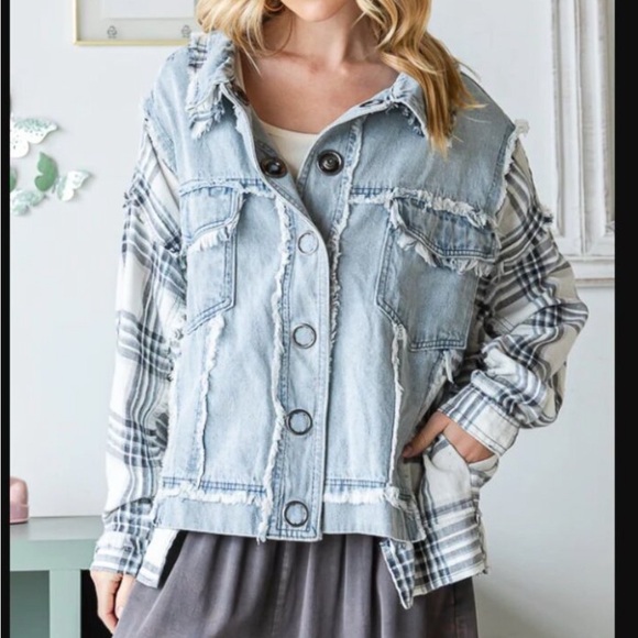 Oli & Hali NWT Blue/White Jean Jacket w oversized snap buttons and plaid sleeves - Picture 2 of 16